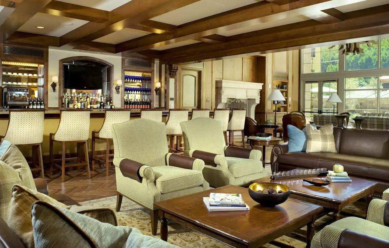 Legendary Lodging At The Ritz Vail Esterno foto