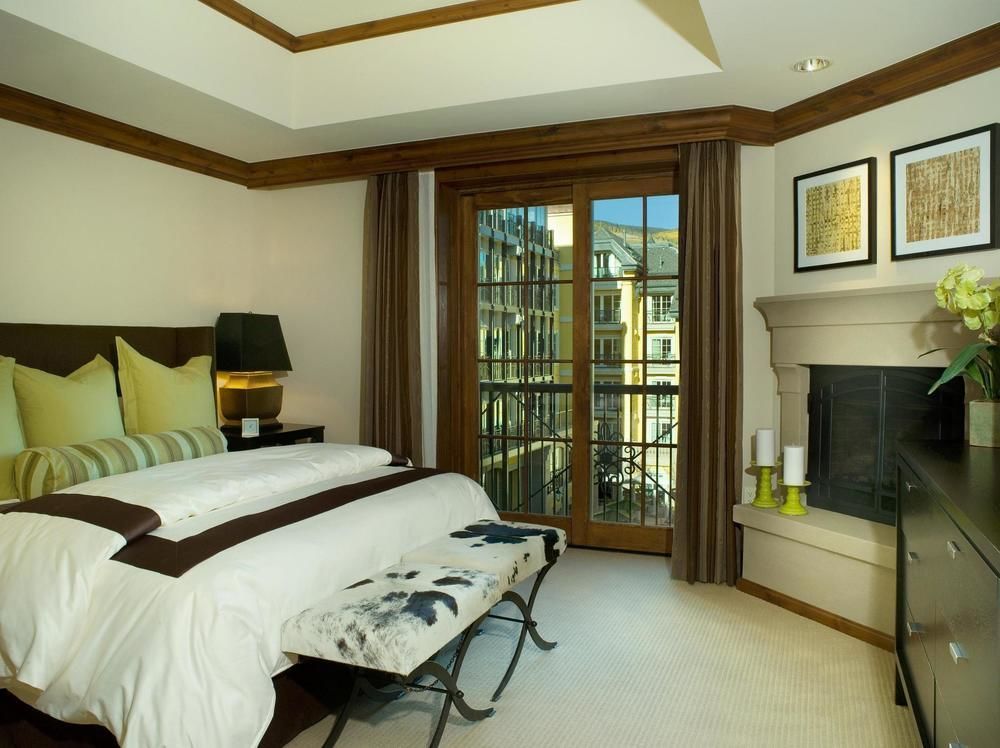 Legendary Lodging At The Ritz Vail Esterno foto