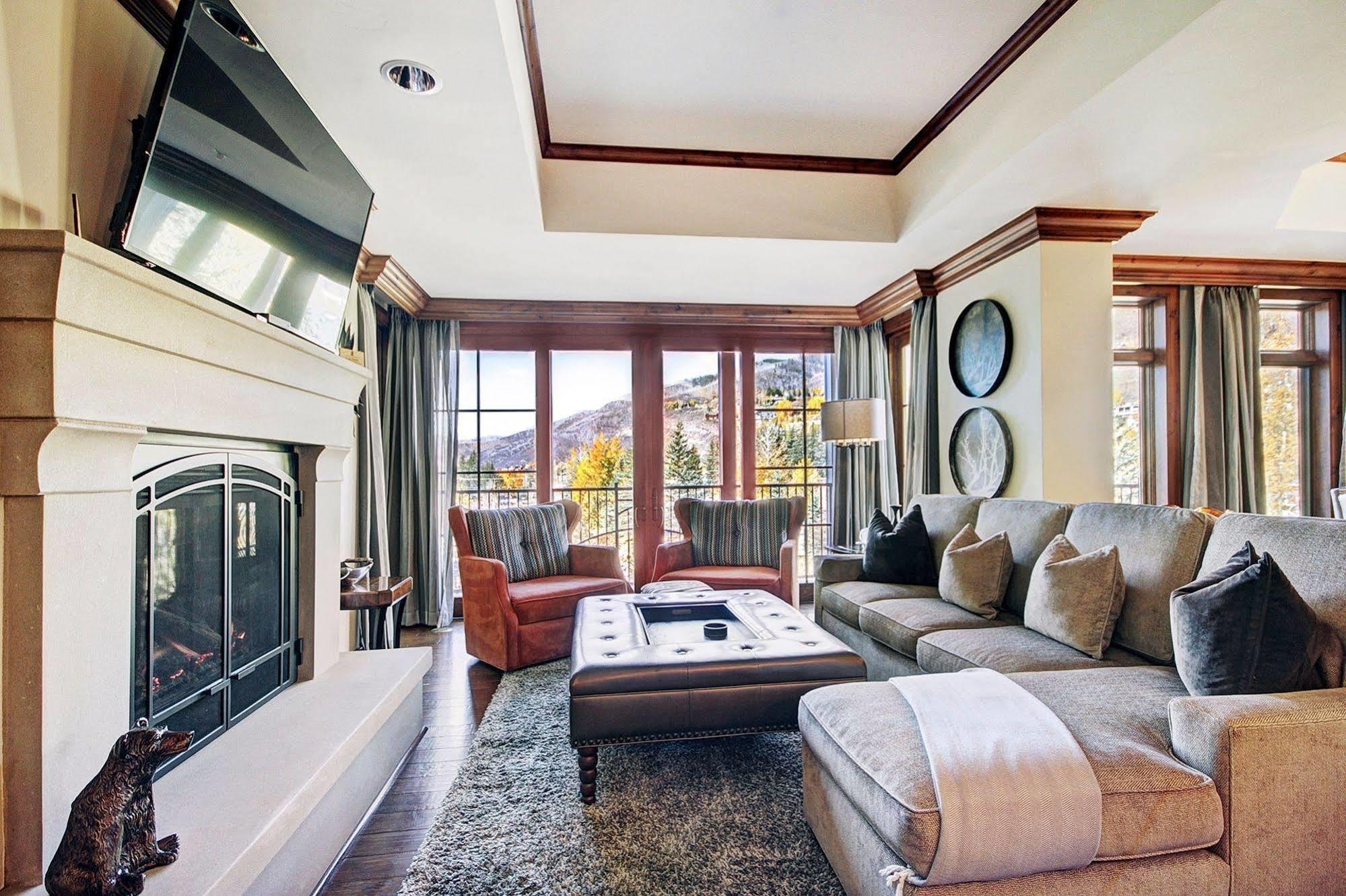 Legendary Lodging At The Ritz Vail Esterno foto