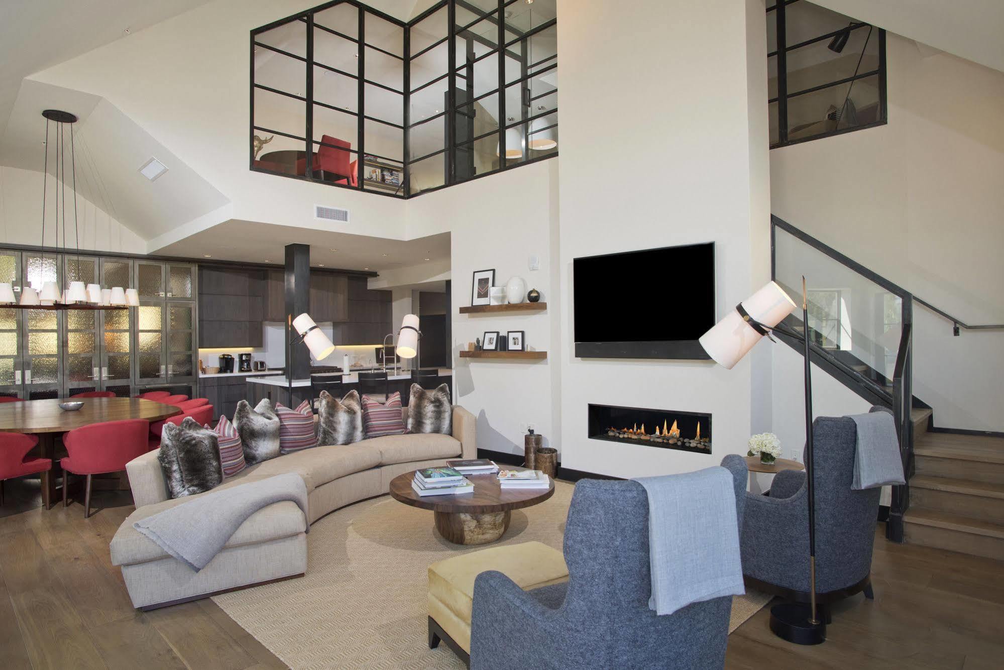 Legendary Lodging At The Ritz Vail Esterno foto